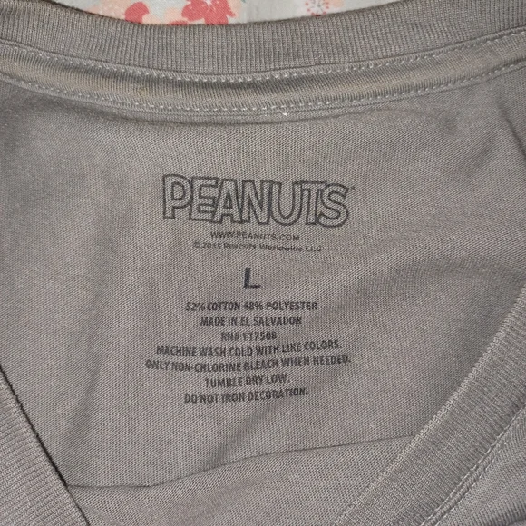 Snoopy shirt - Picture 2 of 2